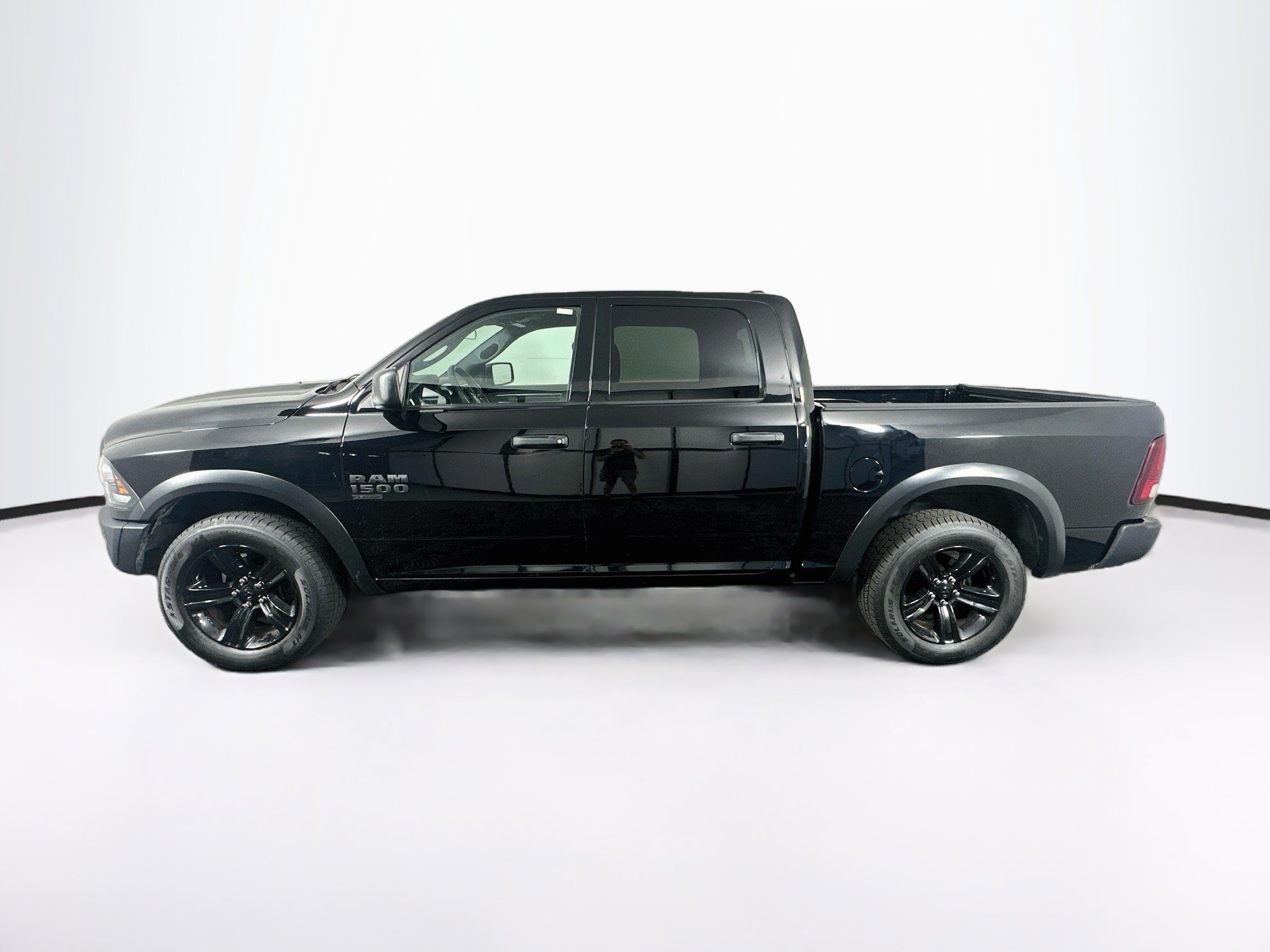 Used 2024 RAM 1500 Warlock AWD/4WD image 4