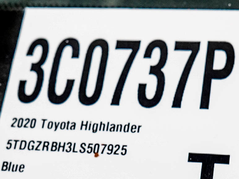 Used 2020 Toyota Highlander XLE AWD/4WD image 31