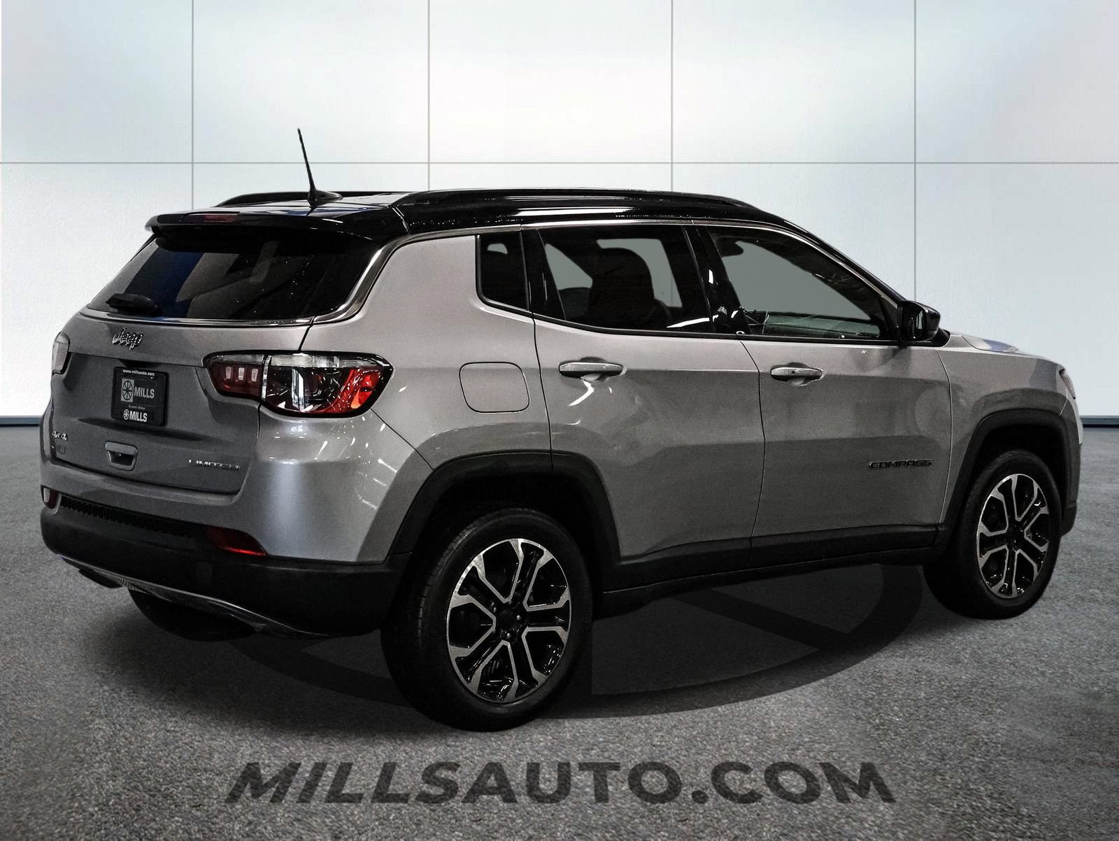 Used 2023 Jeep Compass Limited AWD/4WD image 8