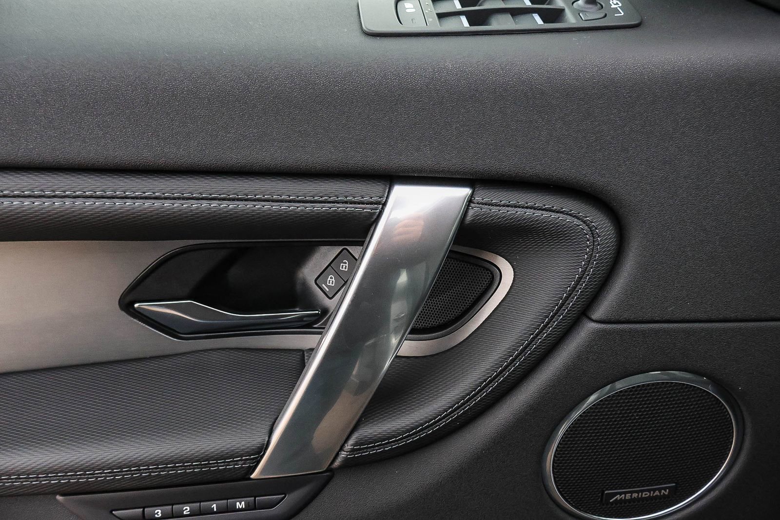 New 2026 Land Rover Discovery Sport Landmark image 31