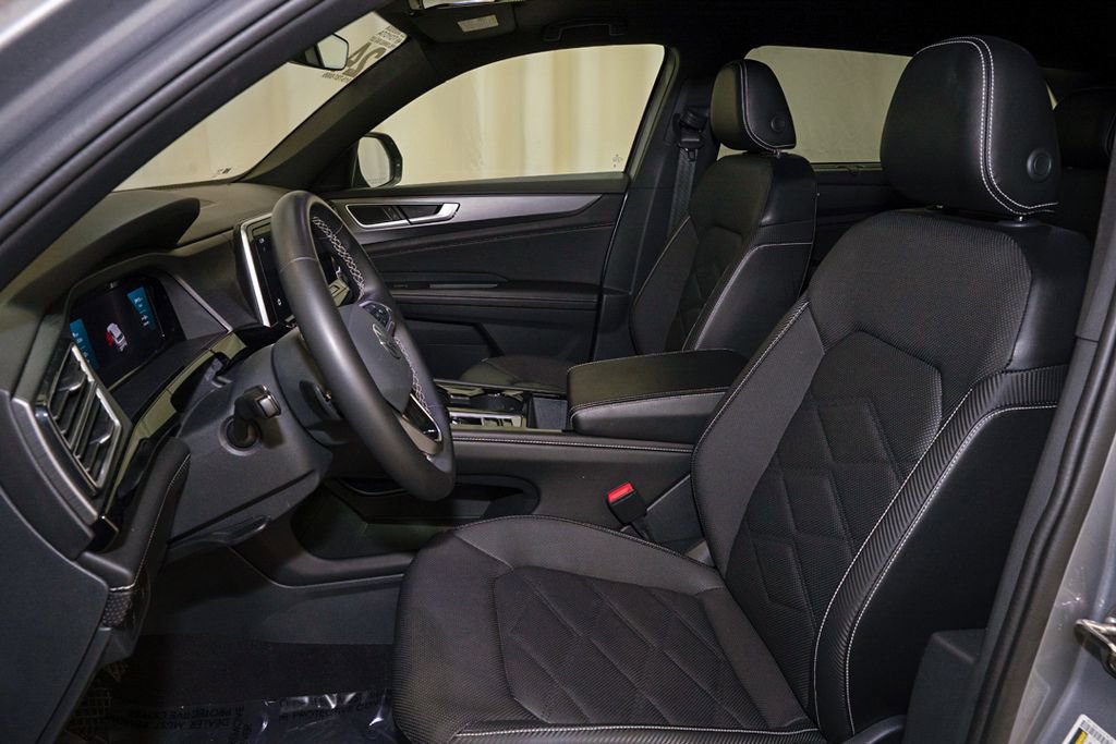 Used 2024 Volkswagen Atlas Cross Sport SE image 11