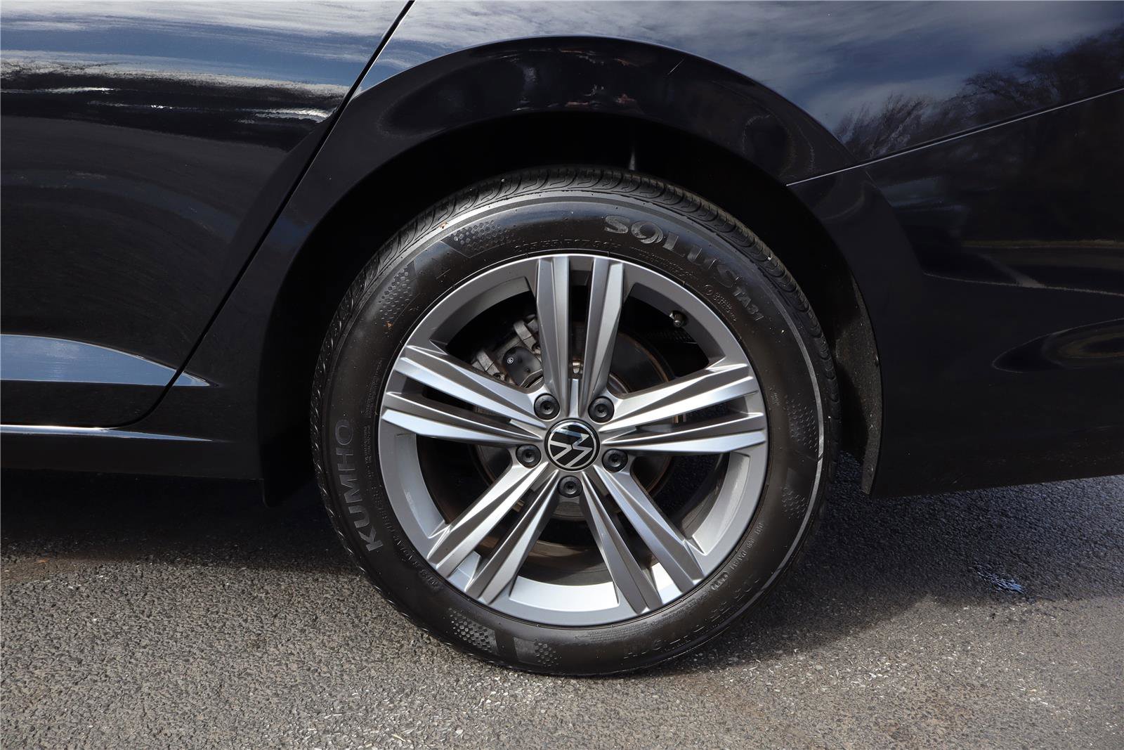 Certified 2023 Volkswagen Jetta SE image 11