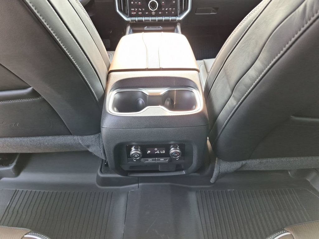 New 2027 GMC Acadia Denali Ultimate w/ LPO, Floor Liner Package FWD image 33