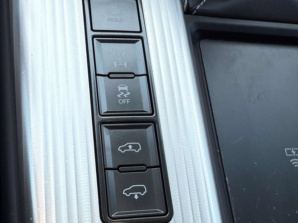Used 2023 Lexus LX 600 F Sport w/ Accessory Package (Z1) AWD/4WD image 25