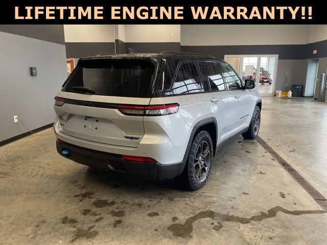 Used 2024 Jeep Grand Cherokee Trailhawk image 8