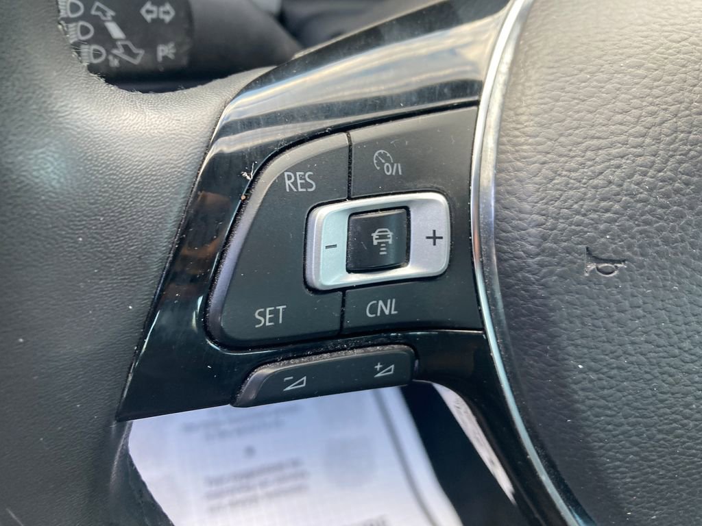 Used 2022 Volkswagen Passat 2.0T SE image 42