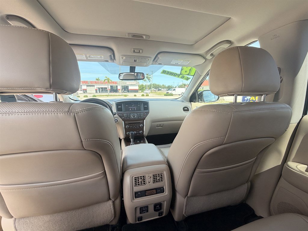 Used 2018 Nissan Pathfinder Platinum AWD/4WD image 10