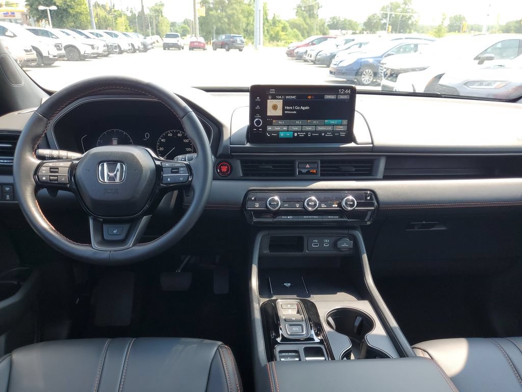 Certified 2025 Honda Pilot TrailSport image 17