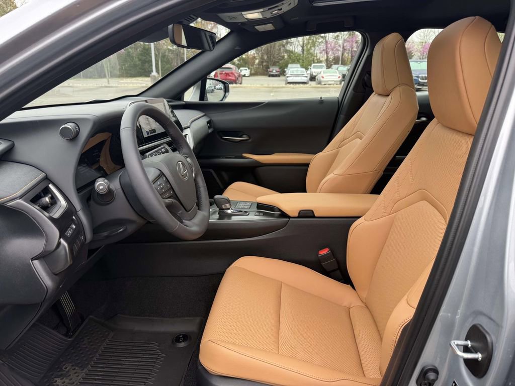 Used 2026 Lexus UX 300h AWD w/ Accessory Package (Z2) image 14