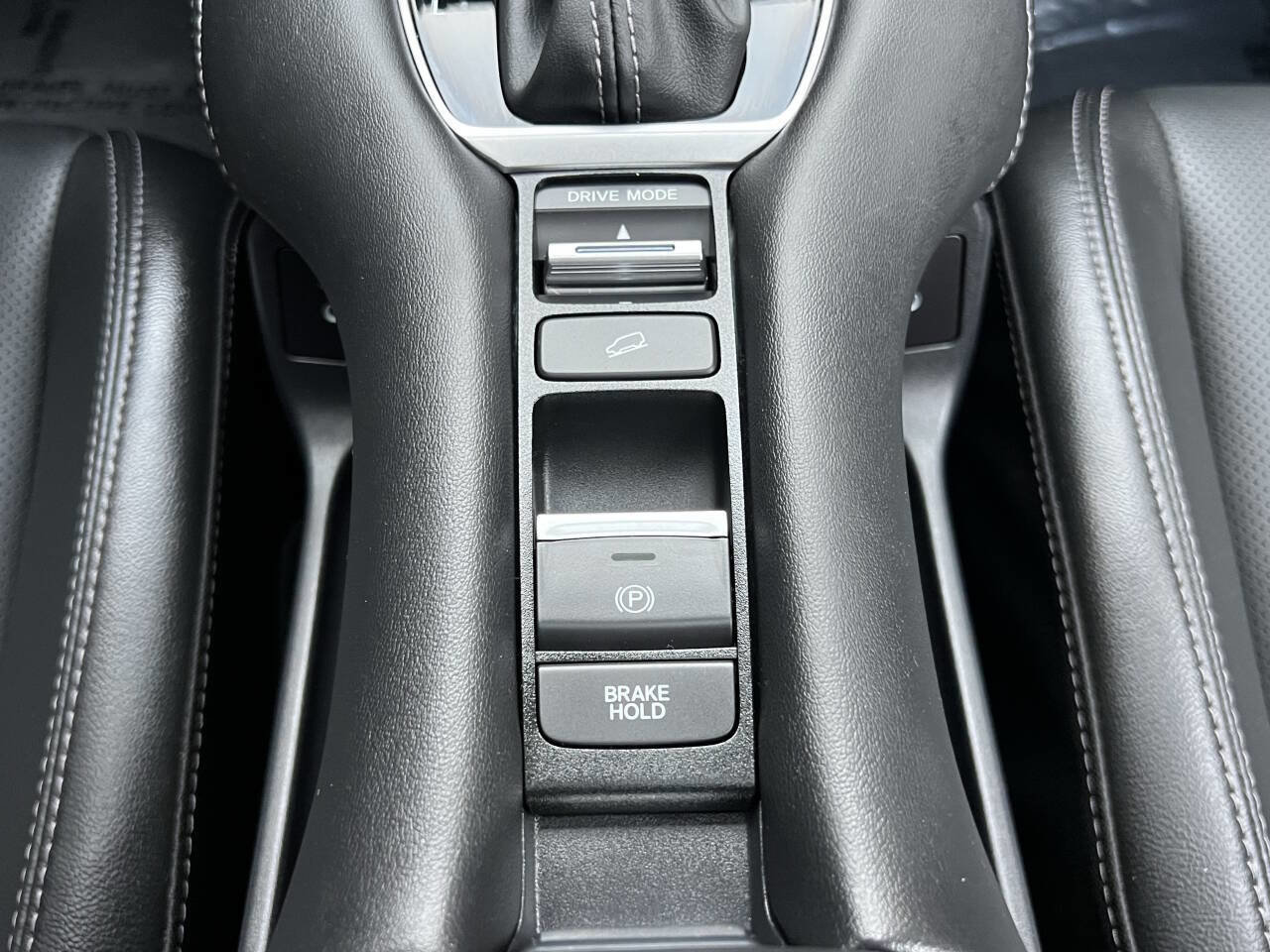 Used 2025 Honda HR-V EX-L image 29