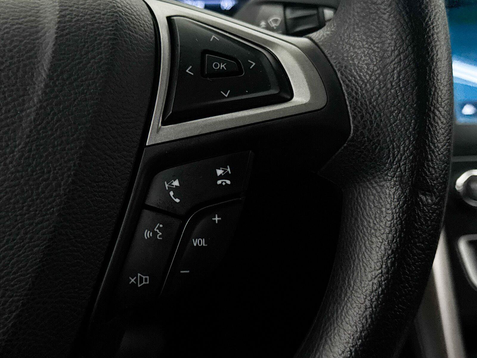 Used 2019 Ford Fusion SE FWD image 29