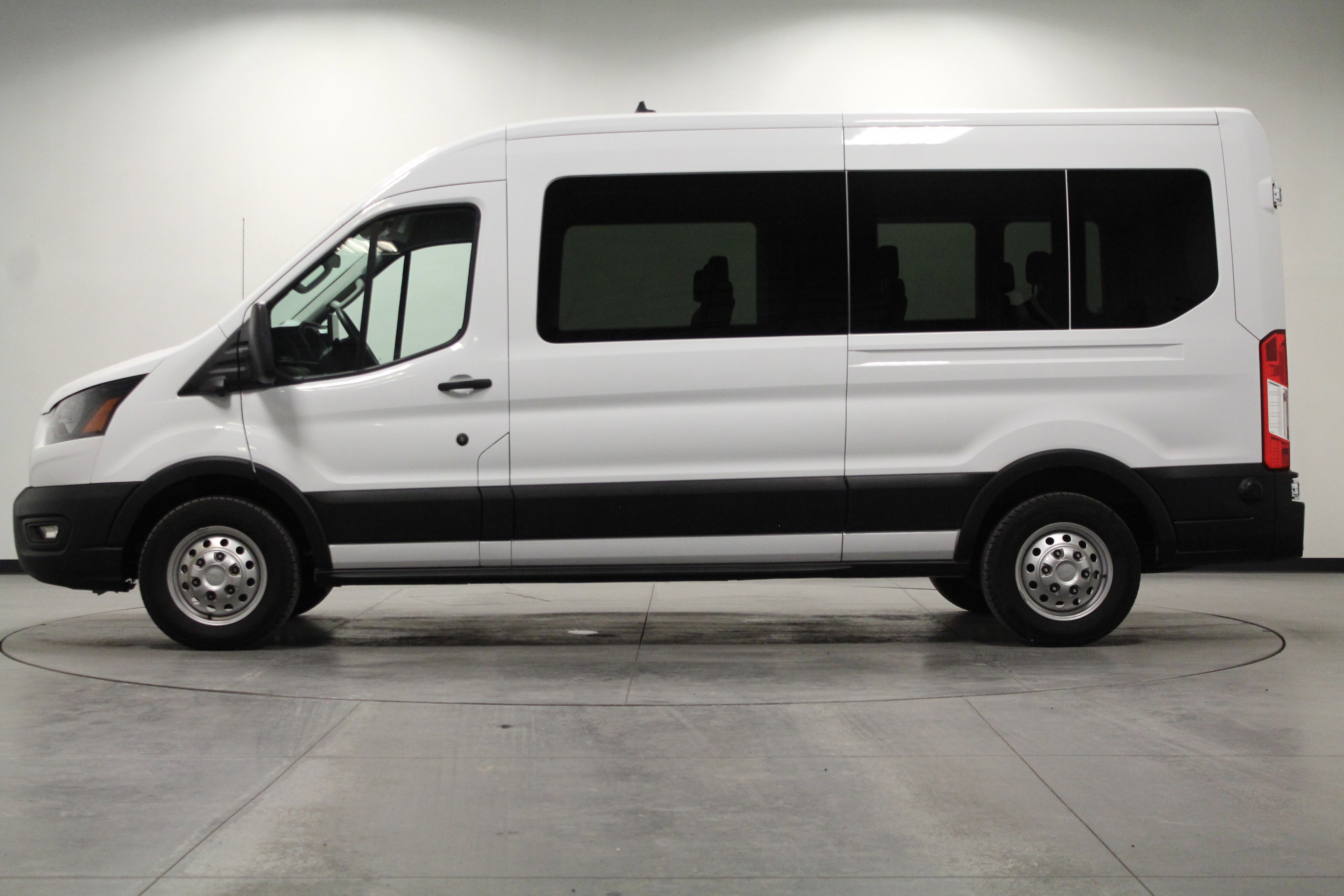 Used 2024 Ford Transit 350 XL image 7