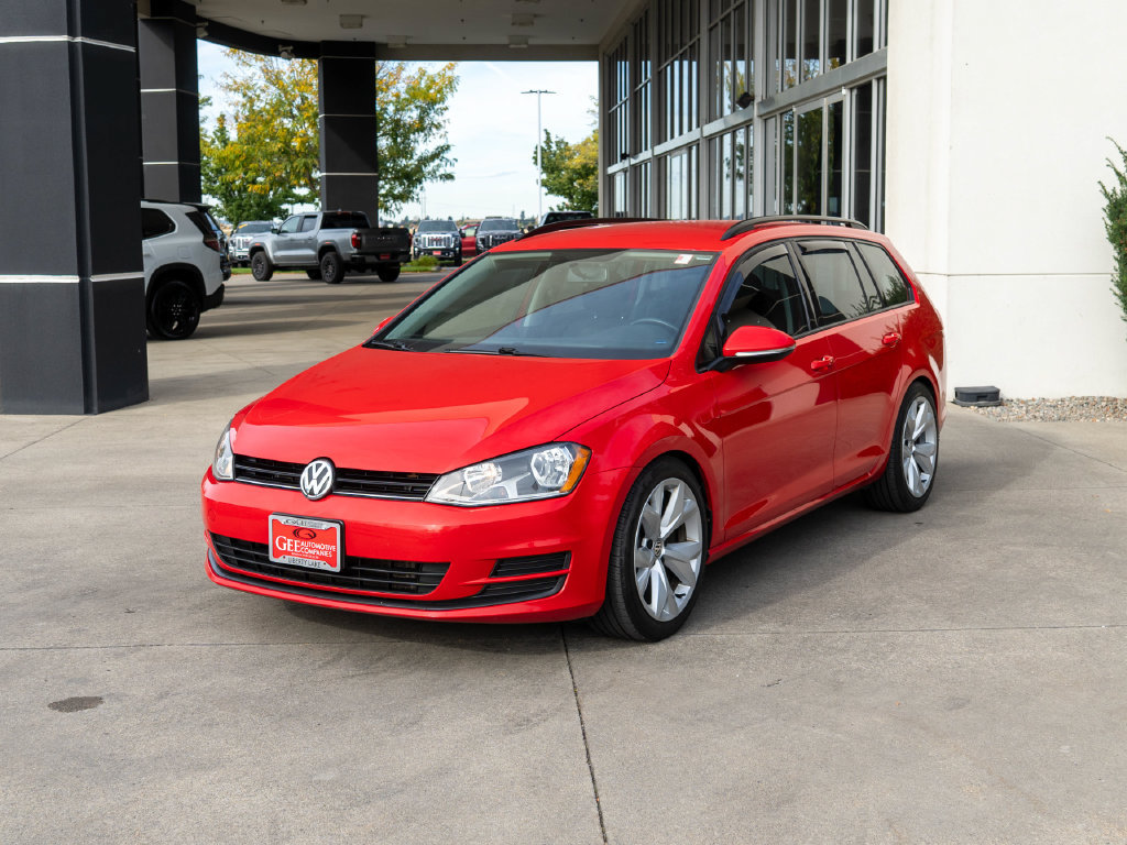 Used 2016 Volkswagen Golf S FWD image 3