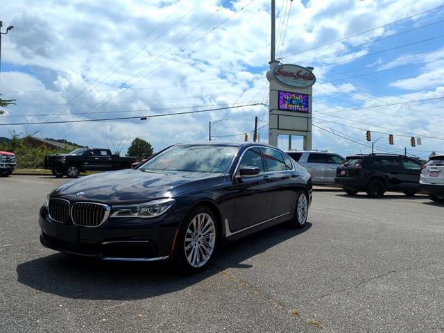 Used 2019 BMW 750i xDrive w/ Executive Package