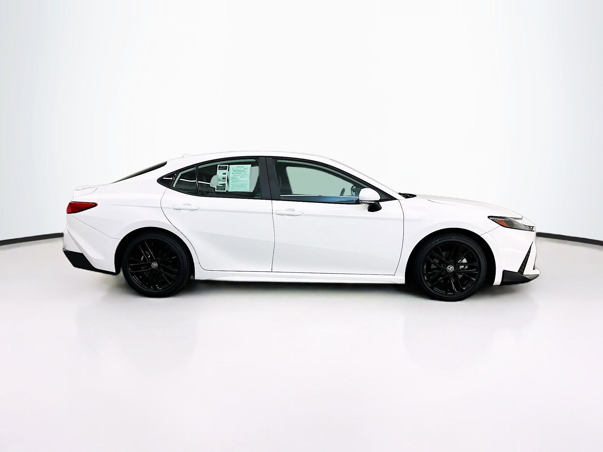 Used 2025 Toyota Camry SE w/ Multimedia Upgrade Package image 10