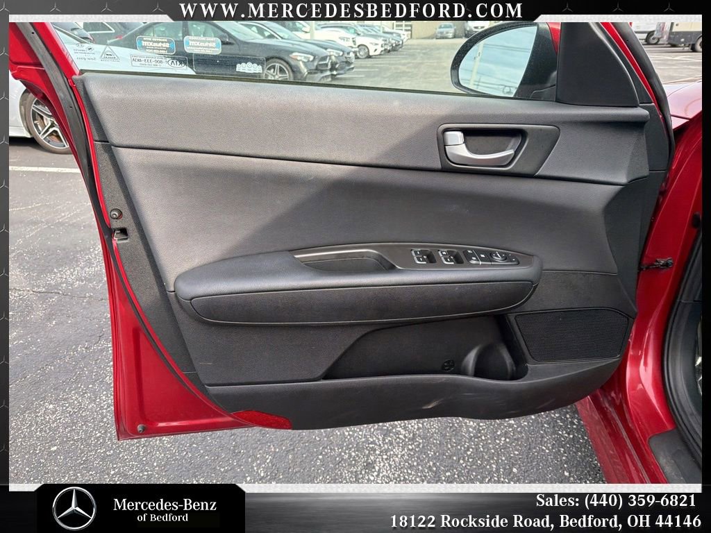 Used 2018 Kia Optima S FWD image 8