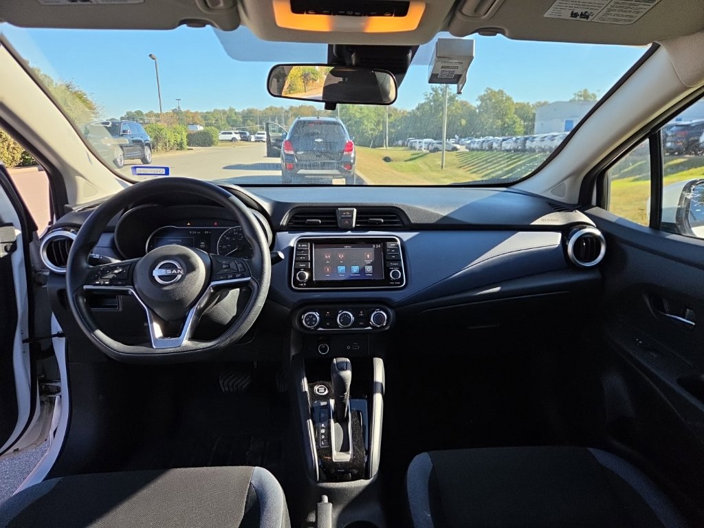 Used 2024 Nissan Versa SV FWD image 5