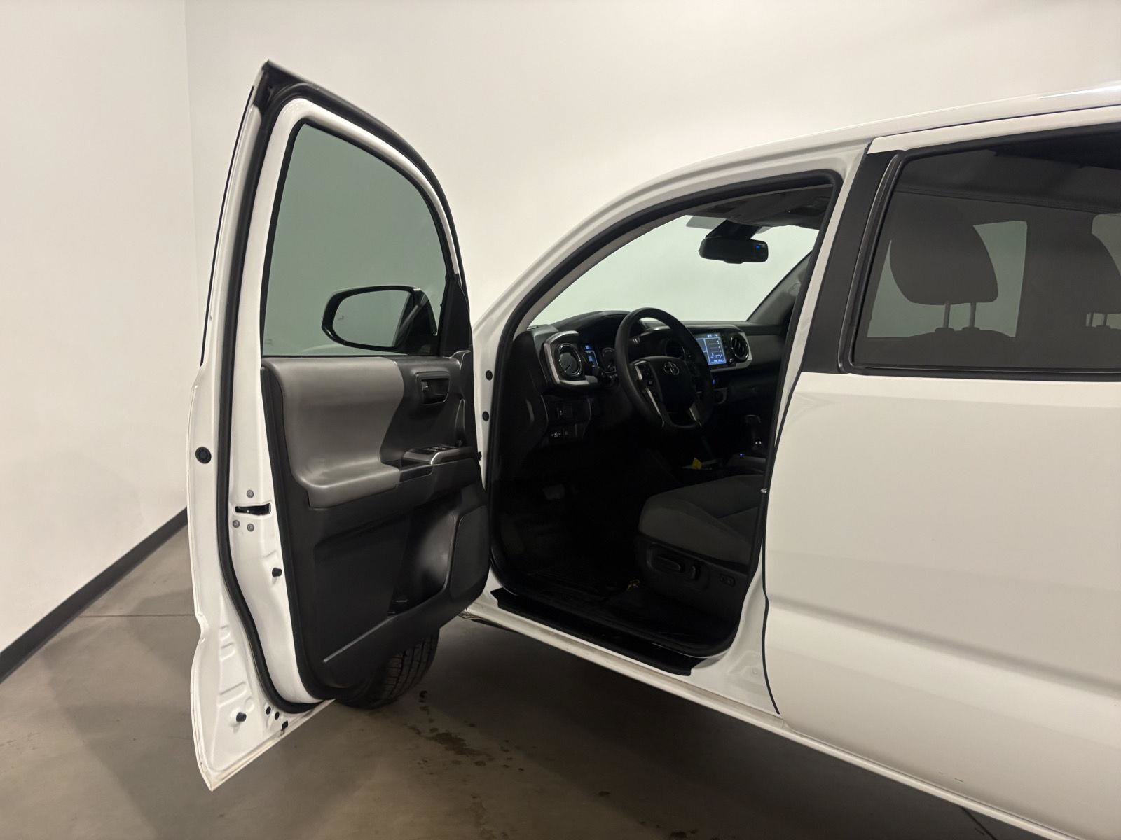 Used 2023 Toyota Tacoma SR5 w/ Technology Package AWD/4WD image 16