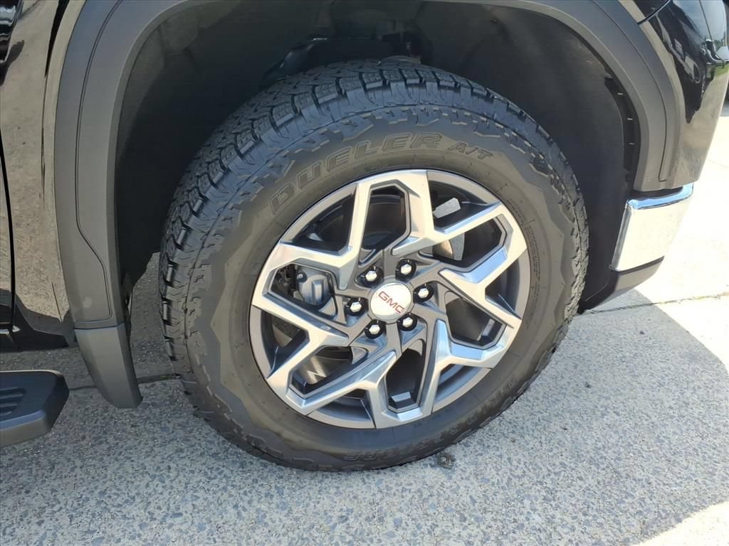 Used 2024 GMC Sierra 1500 SLT w/ SLT Premium Package AWD/4WD image 9