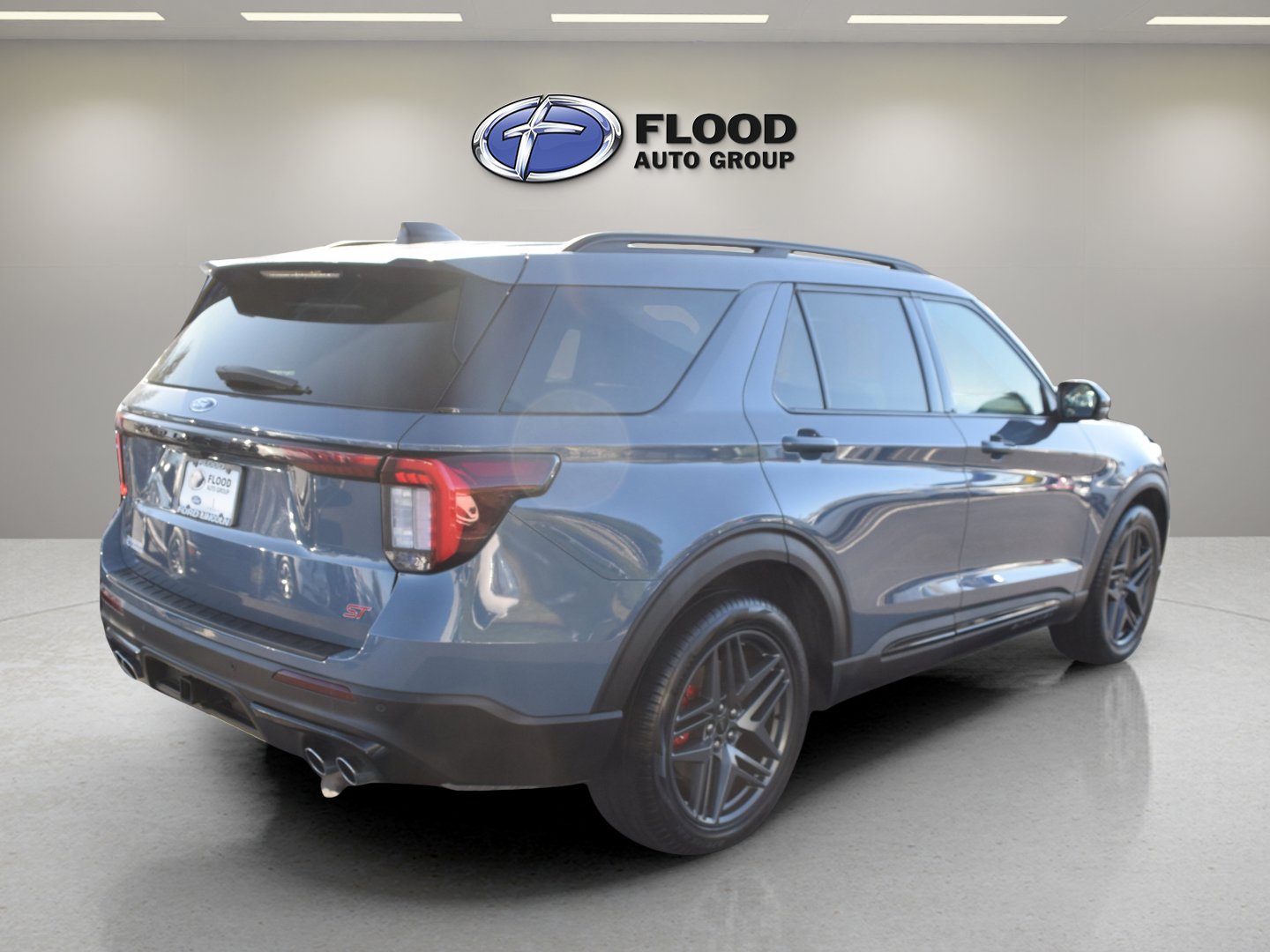 Used 2025 Ford Explorer ST image 4