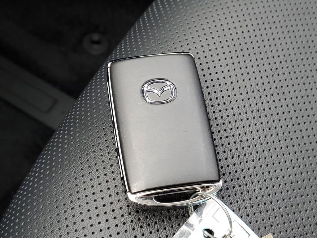 Used 2025 MAZDA CX-70 Plug-In Hybrid w/ Premium Pkg image 34