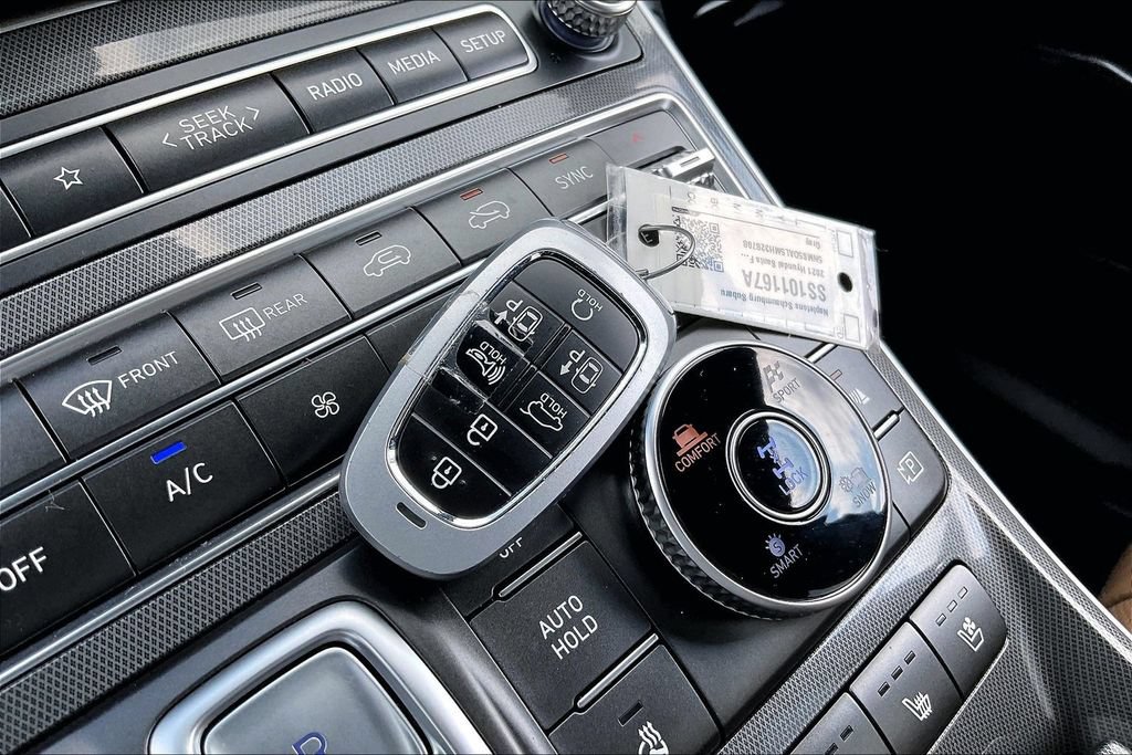 Used 2021 Hyundai Santa Fe Calligraphy AWD/4WD image 14