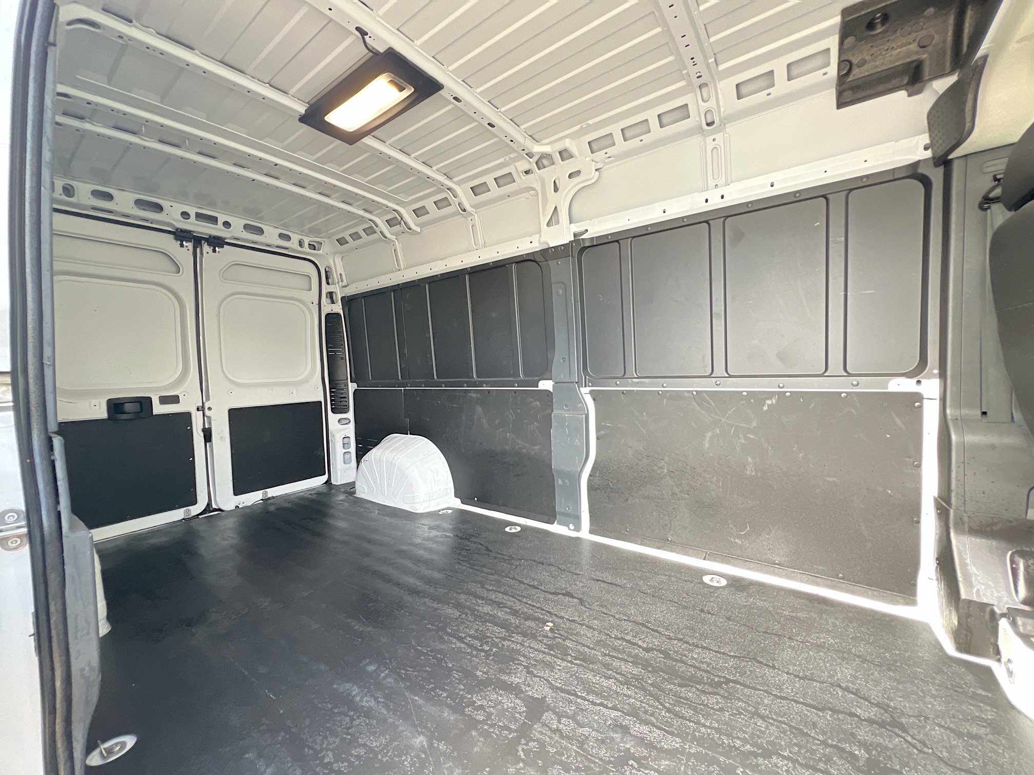 Used 2025 RAM ProMaster 2500 w/ Convenience Group image 34