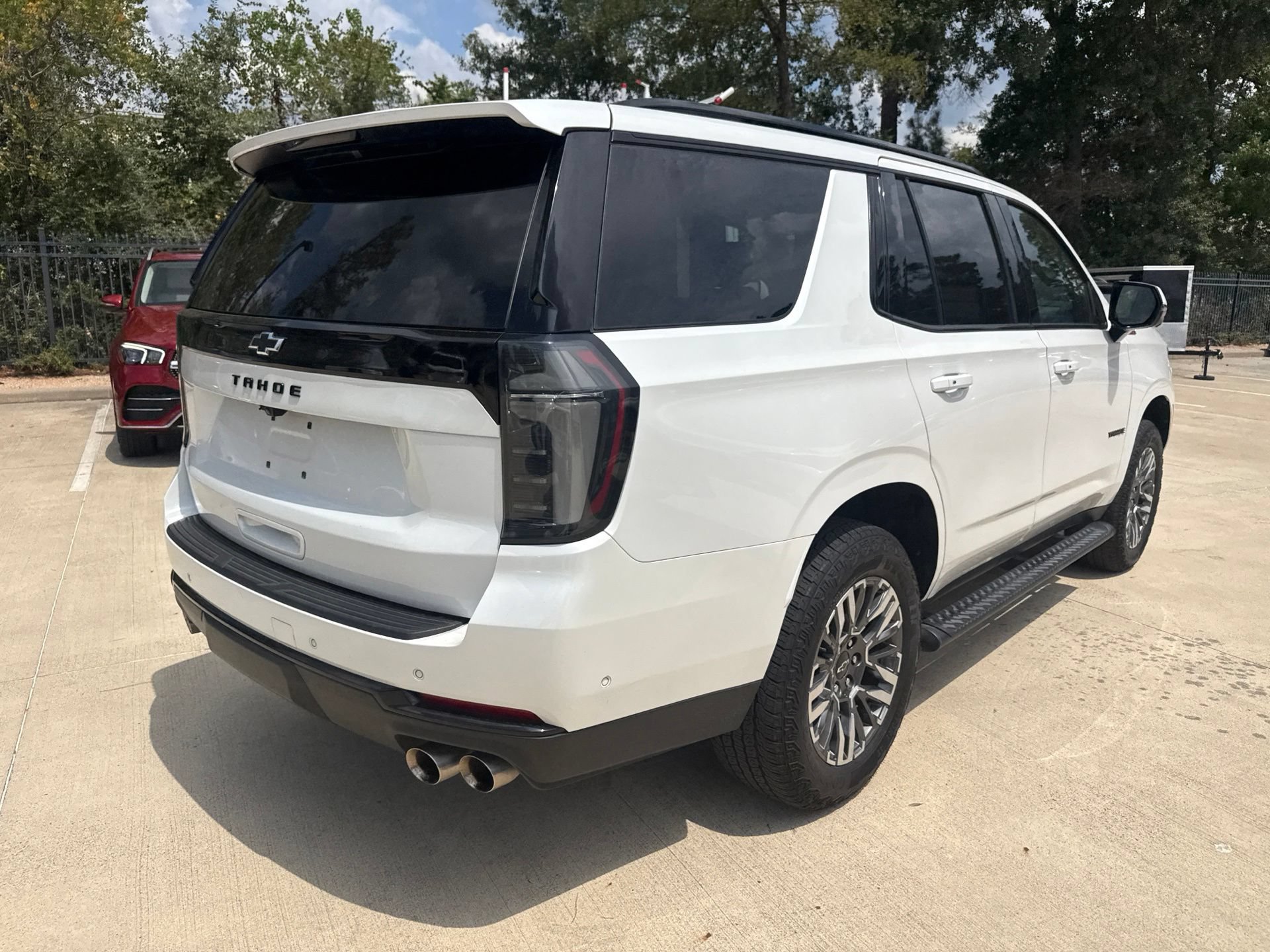 Used 2025 Chevrolet Tahoe Z71 w/ Comfort Package AWD/4WD image 5