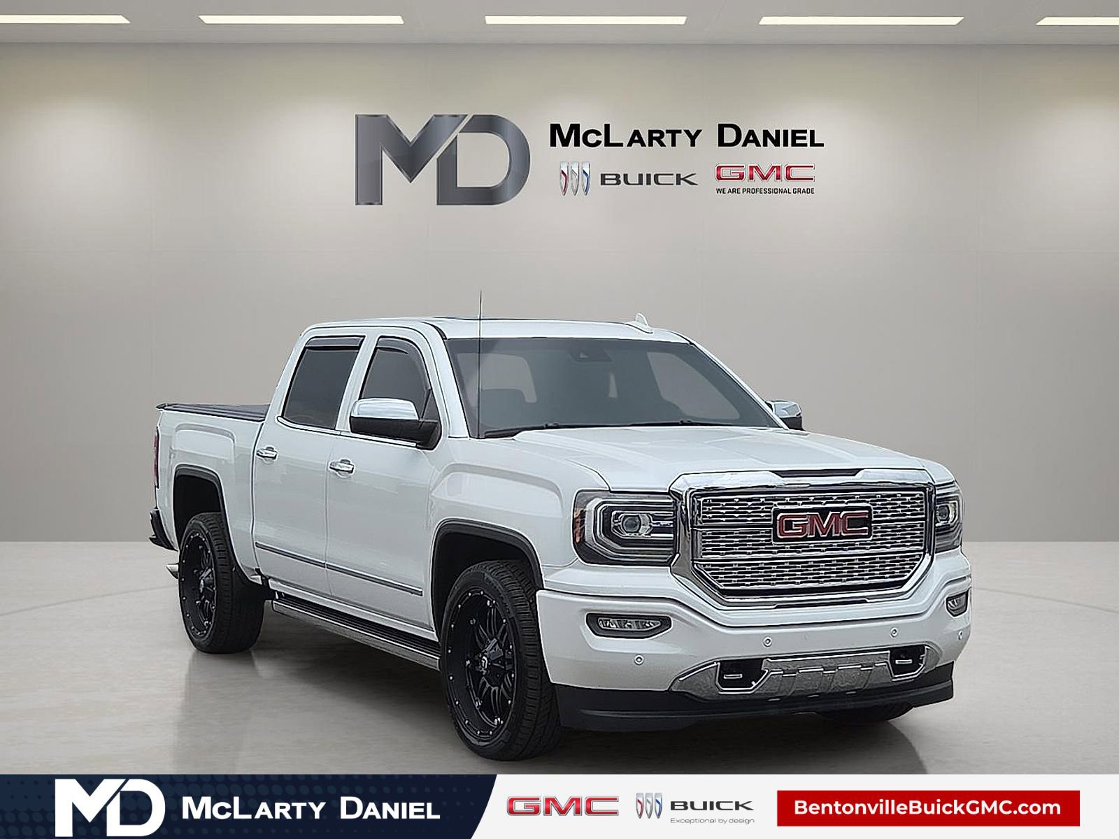 Used 2018 GMC Sierra 1500 Denali w/ Denali Ultimate Package AWD/4WD image 1