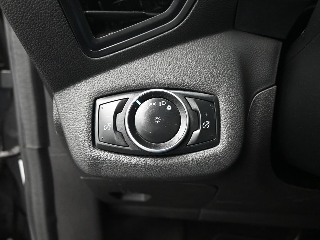 Used 2016 Ford C-MAX SE w/ Equipment Group 201A FWD image 12