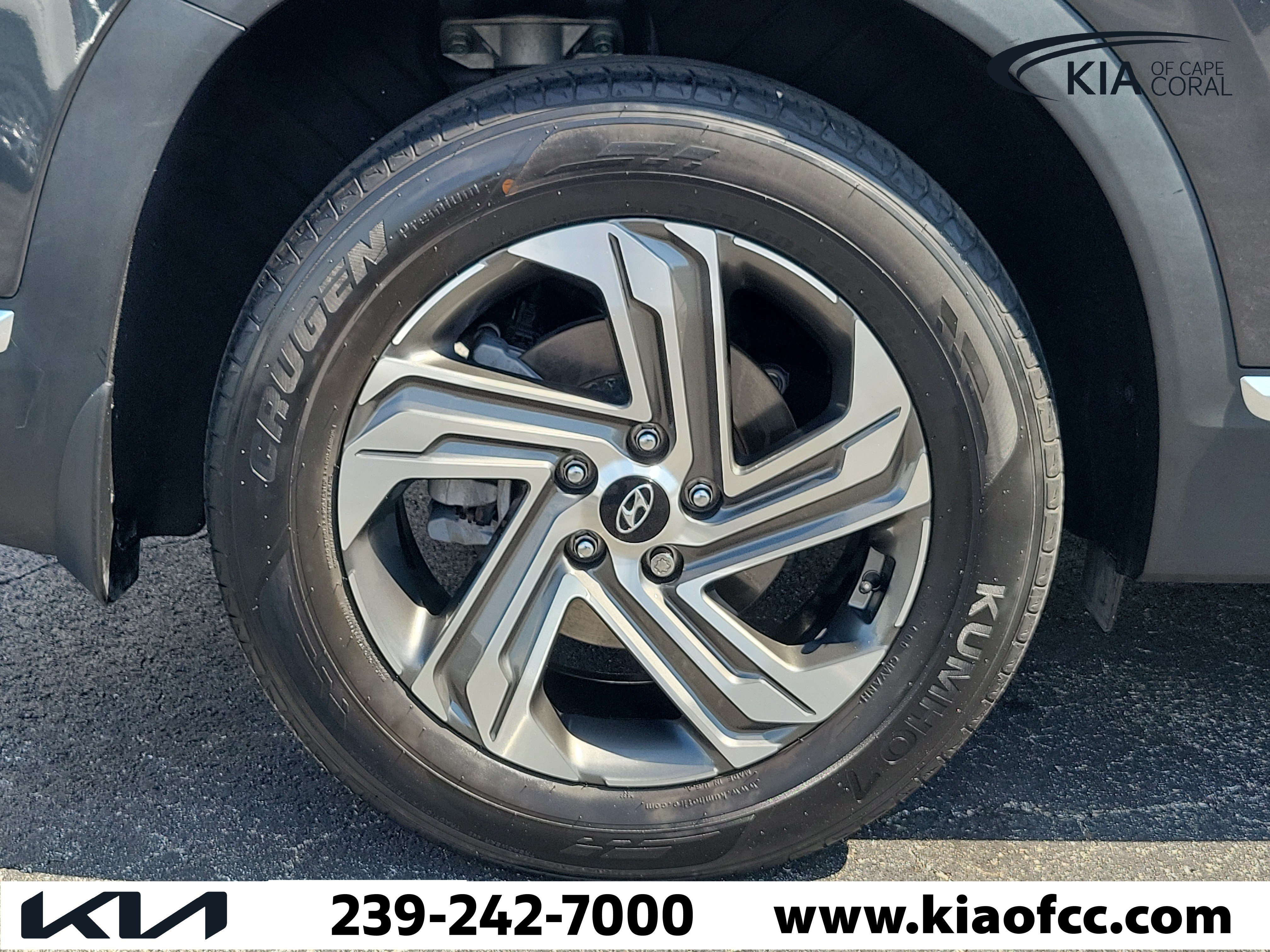 Used 2021 Hyundai Santa Fe SEL w/ Convenience + Premium Package FWD image 9