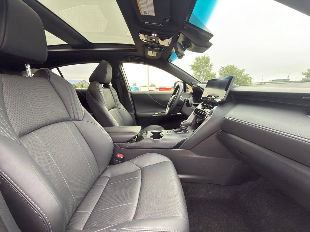 Used 2022 Toyota Venza Limited w/ Advanced Technology Package AWD/4WD image 11