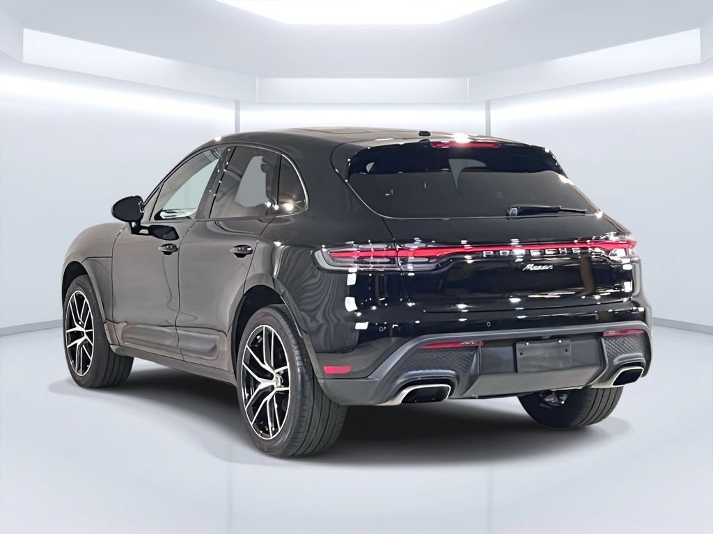 Certified 2023 Porsche Macan AWD/4WD image 3