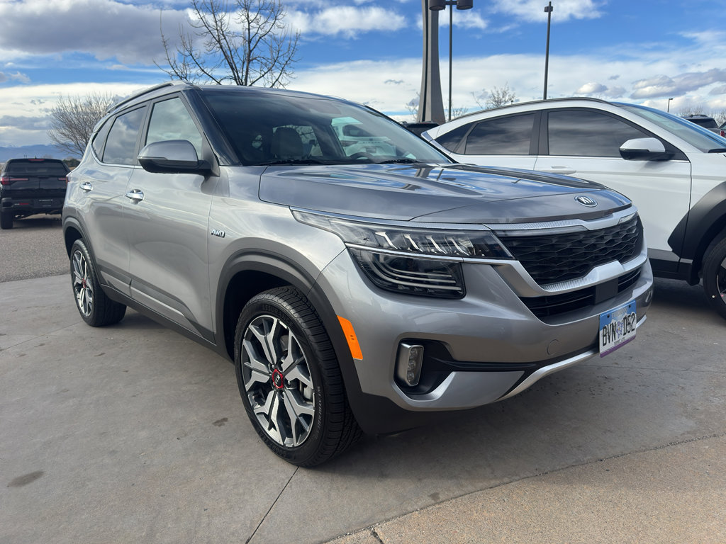 Used 2021 Kia Seltos SX w/ SX Sunroof Package image 2