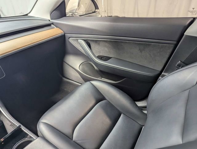 Used 2019 Tesla Model 3 Performance image 8