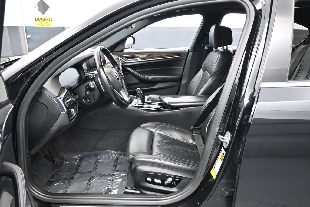 Used 2019 BMW 530i w/ Premium Package RWD image 11