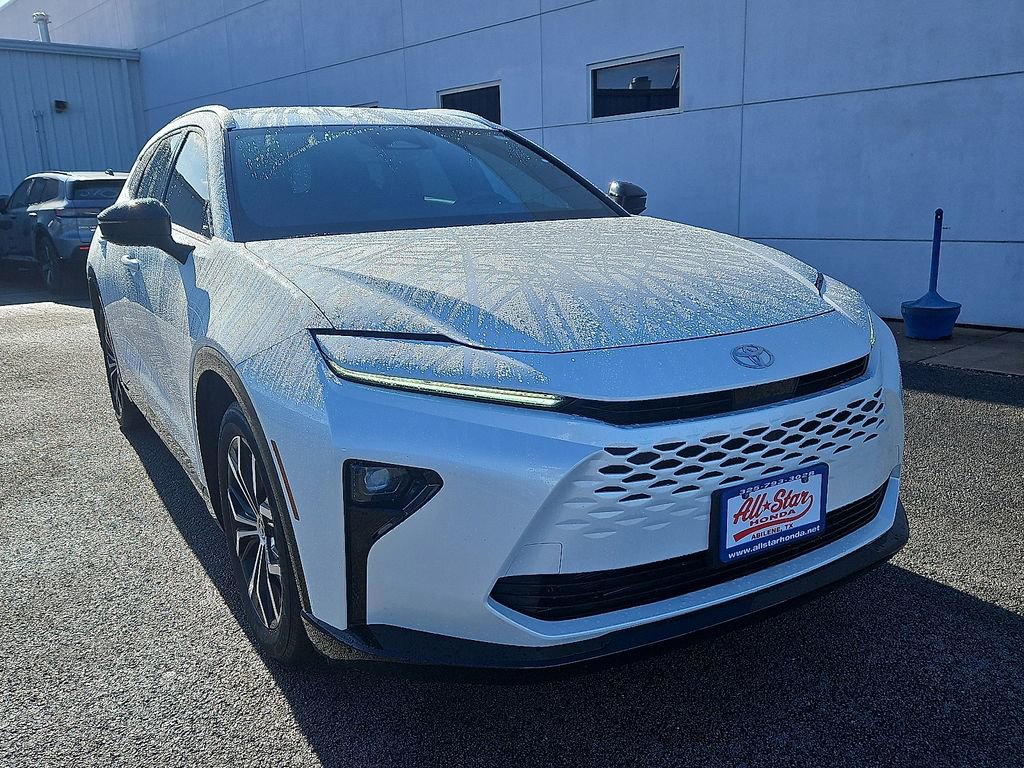 Used 2025 Toyota Crown Signia XLE image 11