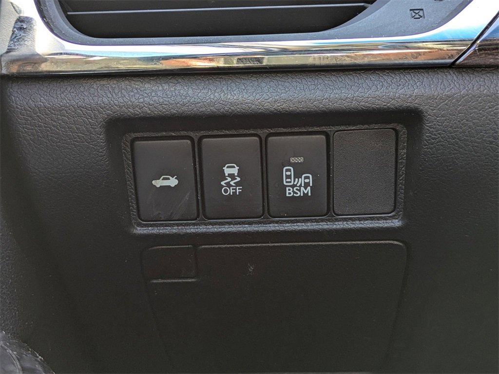 Used 2013 Toyota Avalon XLE image 24