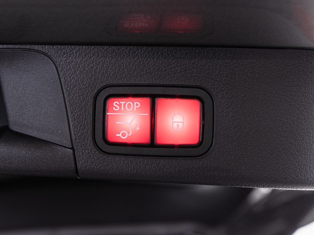 Used 2023 Mercedes-Benz EQB 300 4MATIC image 30