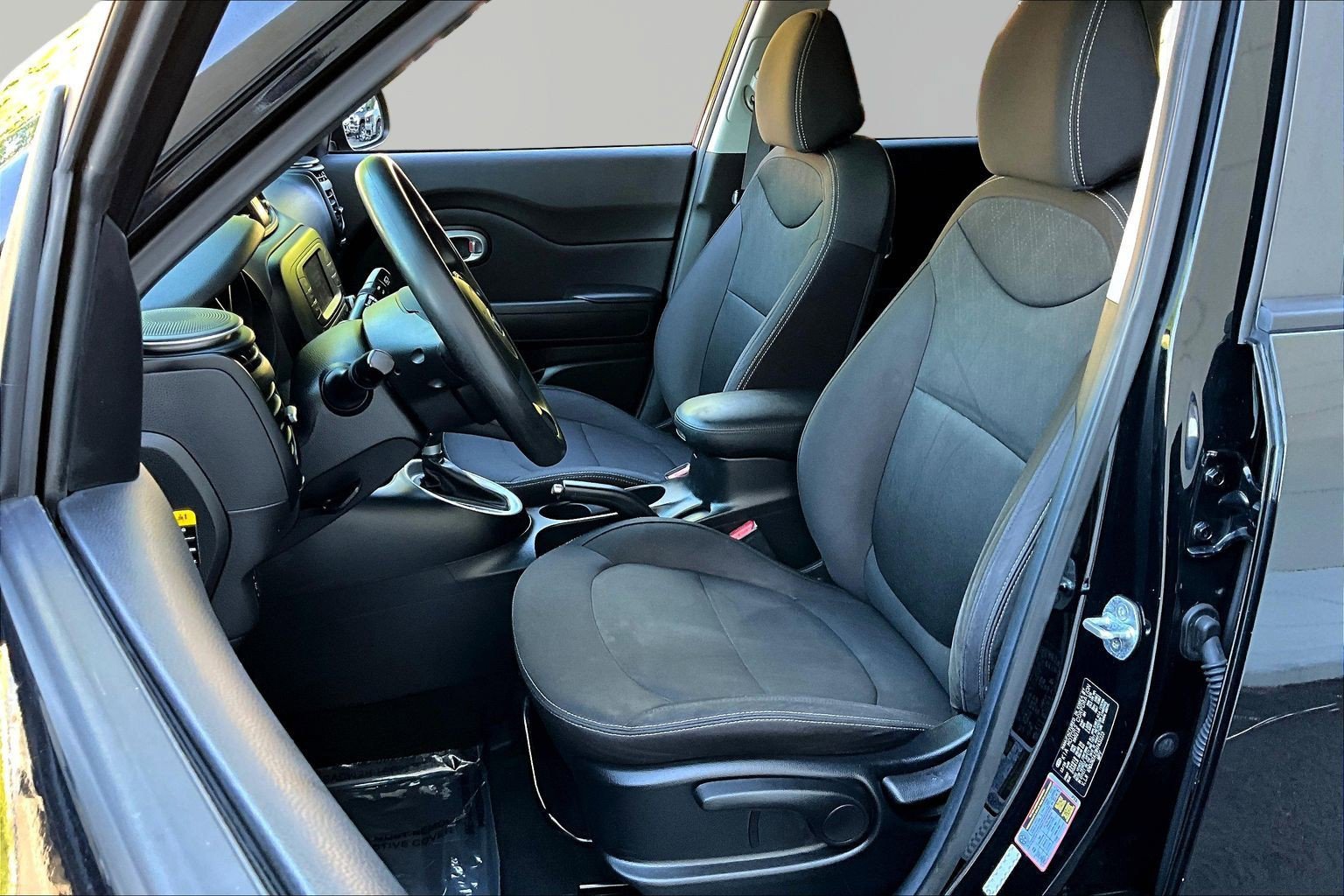 Used 2017 Kia Soul FWD image 21