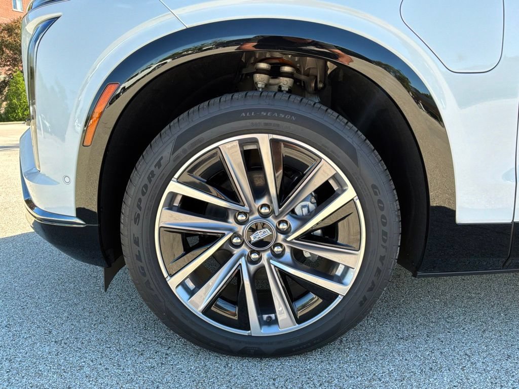 New 2026 Cadillac Vistiq Premium Luxury w/ LPO, Floor Liner Package AWD/4WD image 9