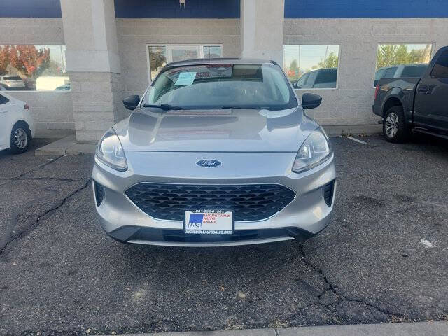 Used 2022 Ford Escape SE image 2