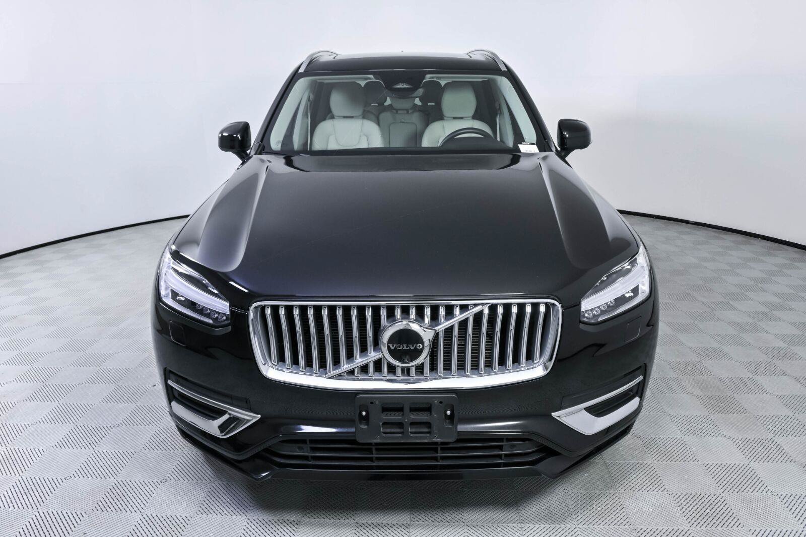 Certified 2023 Volvo XC90 B6 Plus AWD/4WD image 35