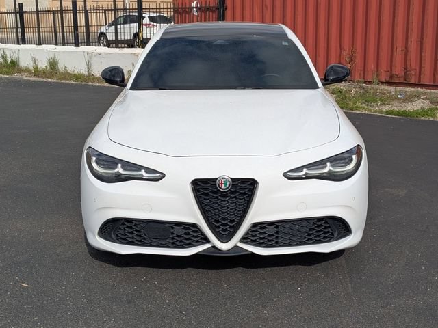 Used 2025 Alfa Romeo Giulia AWD image 9