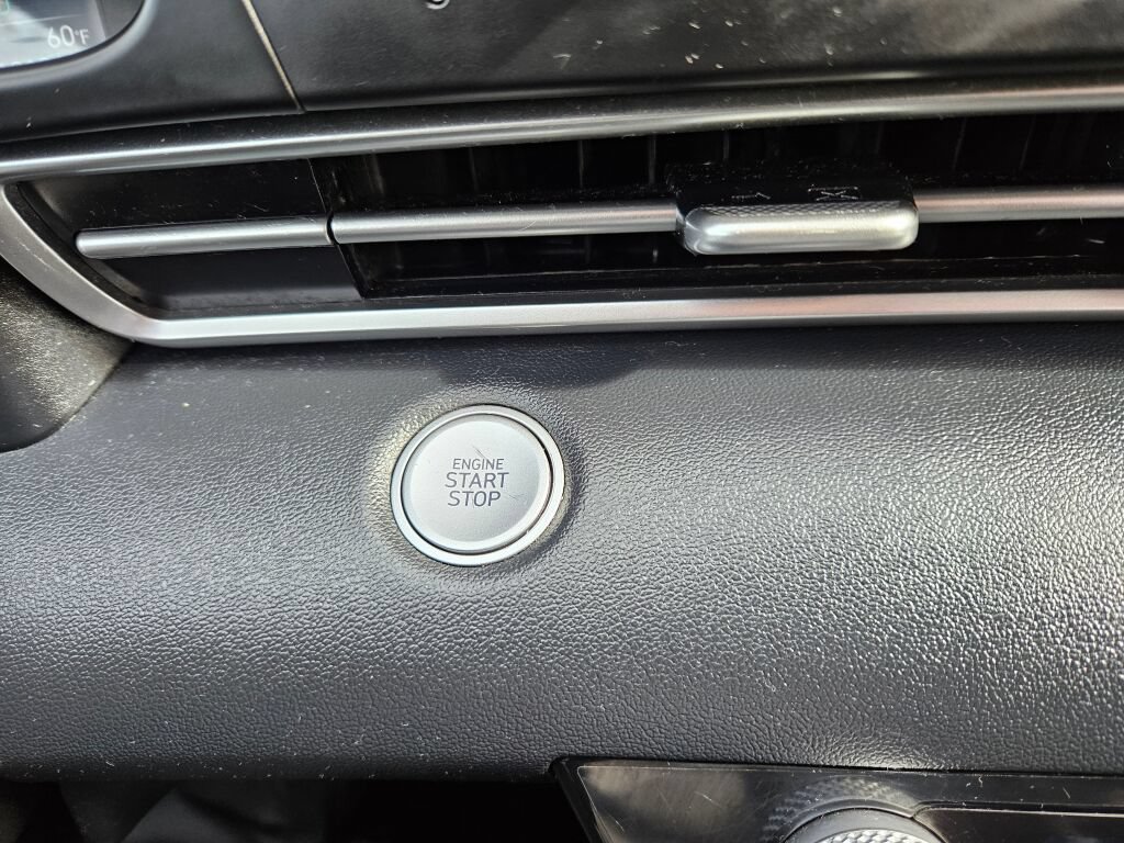 Used 2021 Hyundai Elantra SEL FWD image 19