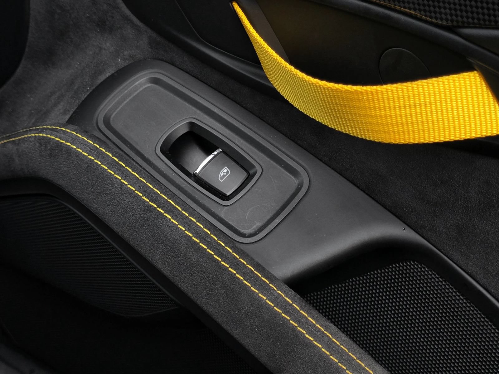 Used 2020 Porsche 718 Cayman GT4 RWD image 24