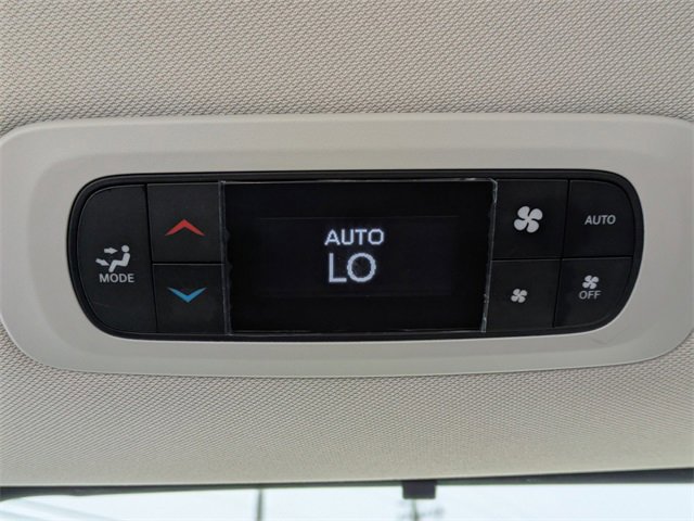 Certified 2024 Chrysler Pacifica Touring-L image 17
