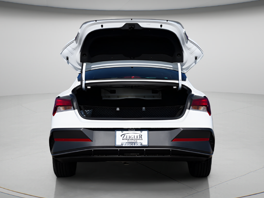 New 2026 Hyundai Elantra SEL Sport FWD image 10