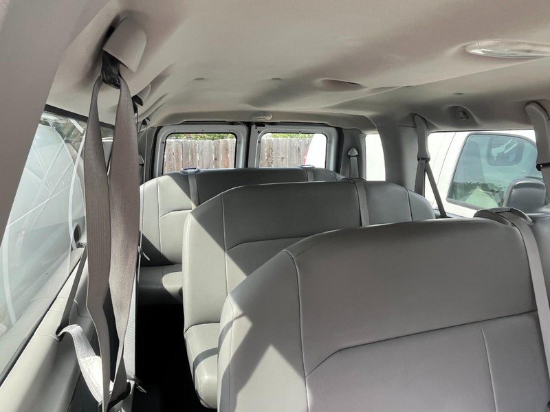 Used 2008 Ford E-350 and Econoline 350 Extended Wagon Super Duty RWD image 8