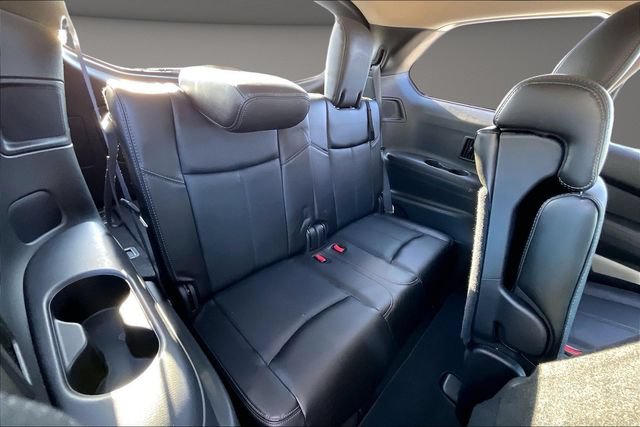 Used 2013 Nissan Pathfinder Platinum FWD image 26